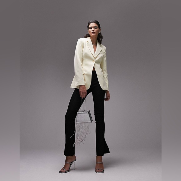 Topshop fitted single breasted blazer in buttermilk - Picture 2 of 5